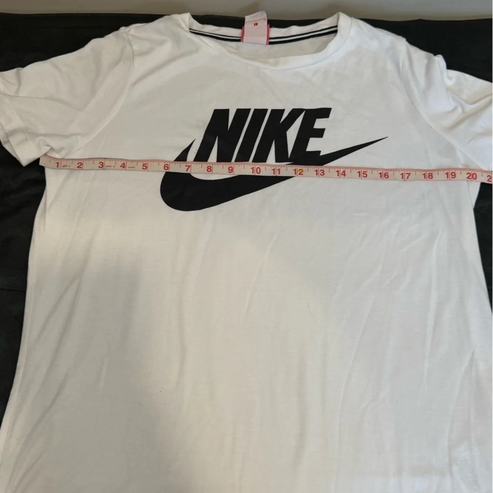 🔥Nike Men's White T-Shirt size L EUC🔥